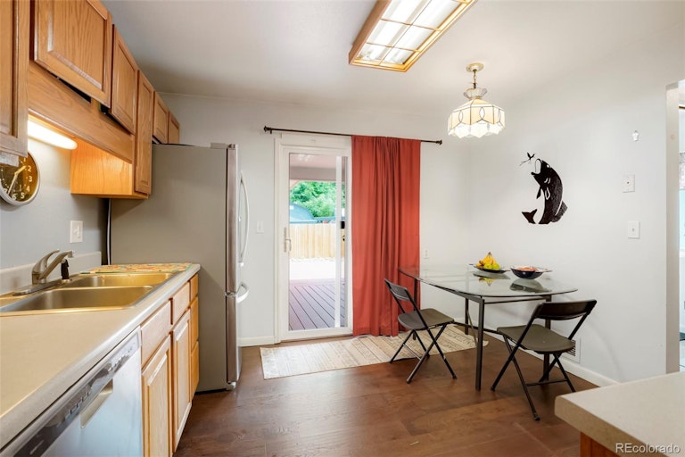 Photo 8 of 19 - 6318 S Louthan St, Littleton, CO 80120