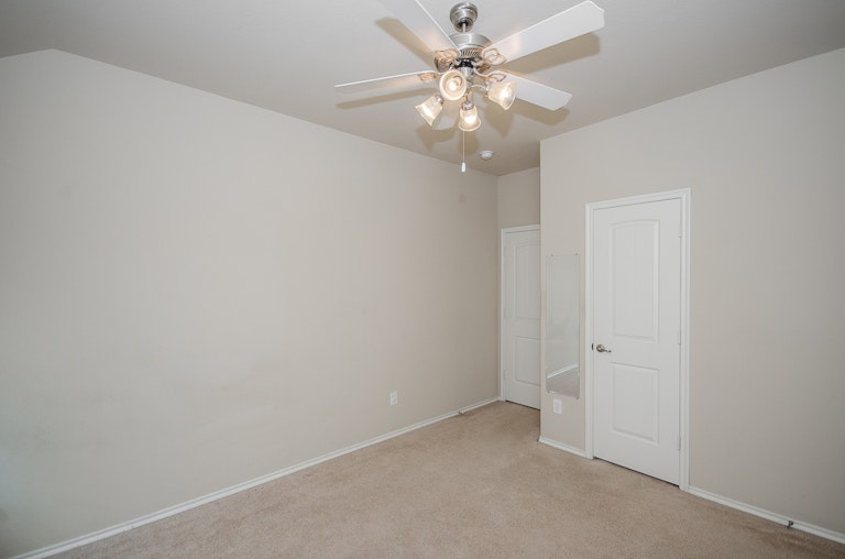 Photo 34 of 44 - 9713 Mulligan Dr, McKinney, TX 75072