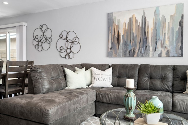 Photo 9 of 36 - 331 Monterey Cir, Placentia, CA 92870
