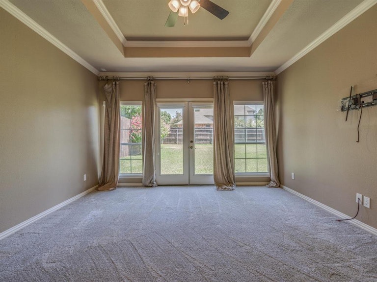 Photo 16 of 32 - 2524 Oak Brook Dr, Bedford, TX 76021