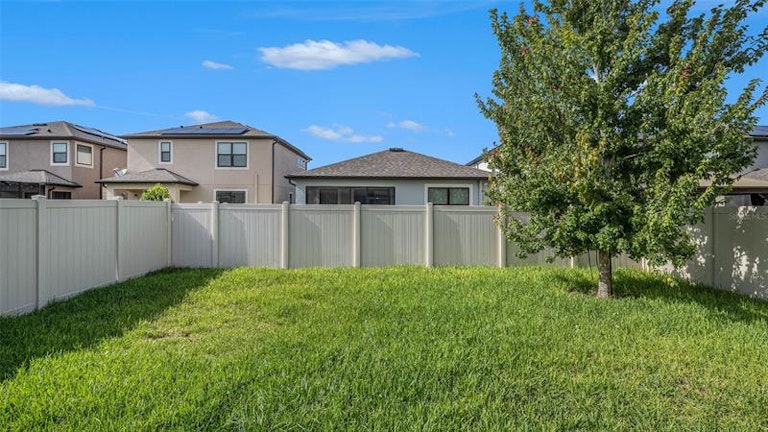 Photo 16 of 17 - 19365 Blossom Vine Ln, Lutz, FL 33558
