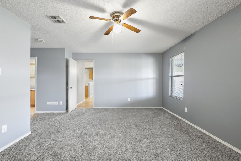 Photo 17 of 28 - 3854 Steeplechase Dr, Fort Worth, TX 76123