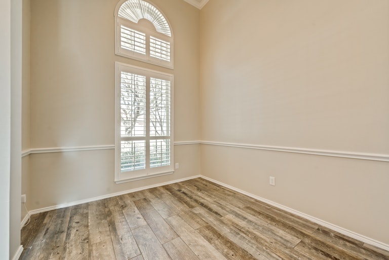 Photo 13 of 29 - 4102 Windy Meadow Dr, Corinth, TX 76208