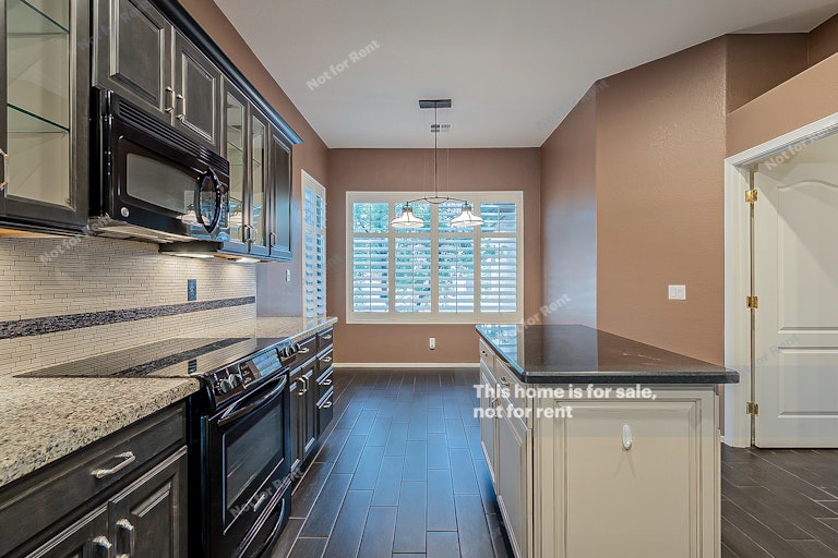 Photo 8 of 20 - 532 N Cambridge St, Gilbert, AZ 85233