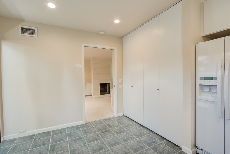 Photo 20 of 35 - 106 Hartnell Pl, Sacramento, CA 95825