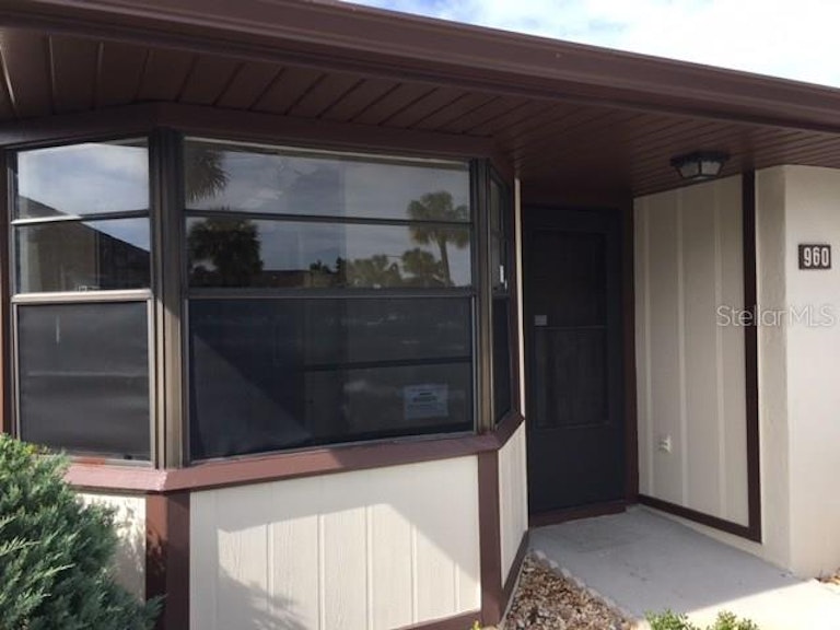 Photo 2 of 15 - 960 Westridge Dr #13L, Debary, FL 32713