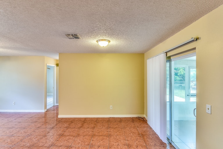 Photo 8 of 27 - 145 Mexicali Ave, Kissimmee, FL 34743