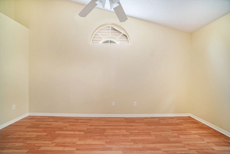 Photo 11 of 17 - 1487 Creekside Cir, Winter Springs, FL 32708