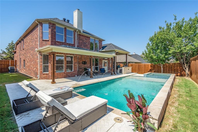 Photo 32 of 40 - 1317 Spanish Needle Trl, Fort Worth, TX 76177