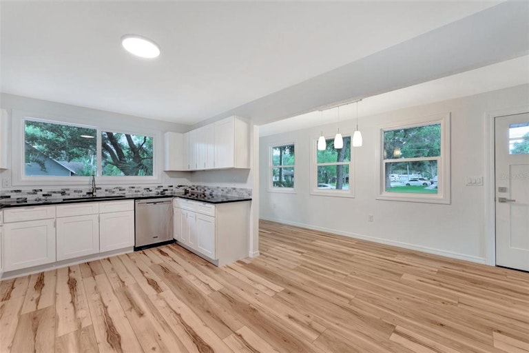 Photo 12 of 36 - 5801 78th Ave N, Pinellas Park, FL 33781