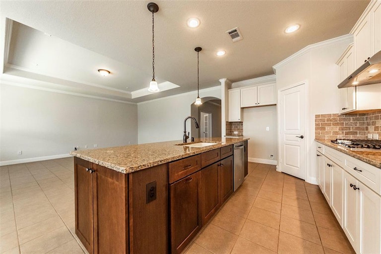 Photo 25 of 41 - 683 Tenuta Ln, League City, TX 77573
