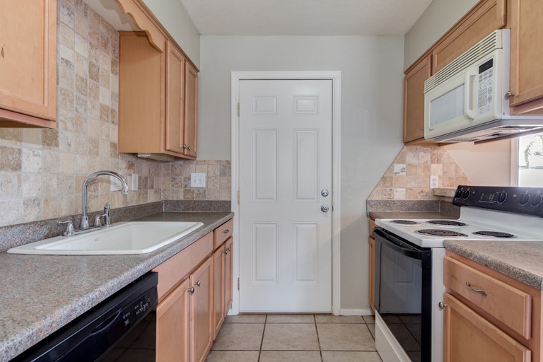 Photo 6 of 25 - 1234 W Erie St, Chandler, AZ 85224