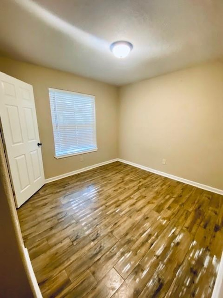 Photo 25 of 36 - 6126 Nancet Dr, Houston, TX 77041