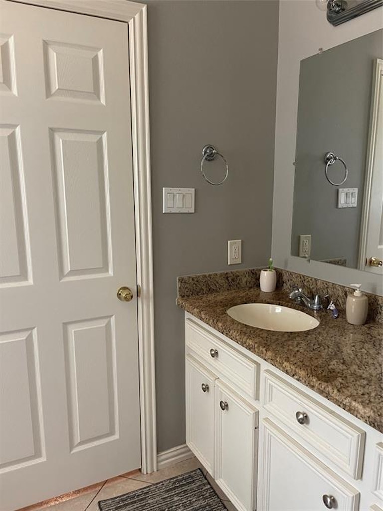 Photo 8 of 16 - 3688 White Oak Dr, Conroe, TX 77301