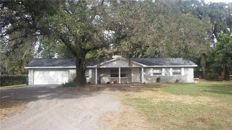 Photo 2 of 22 - 1815 Lithia Pinecrest Rd, Valrico, FL 33596