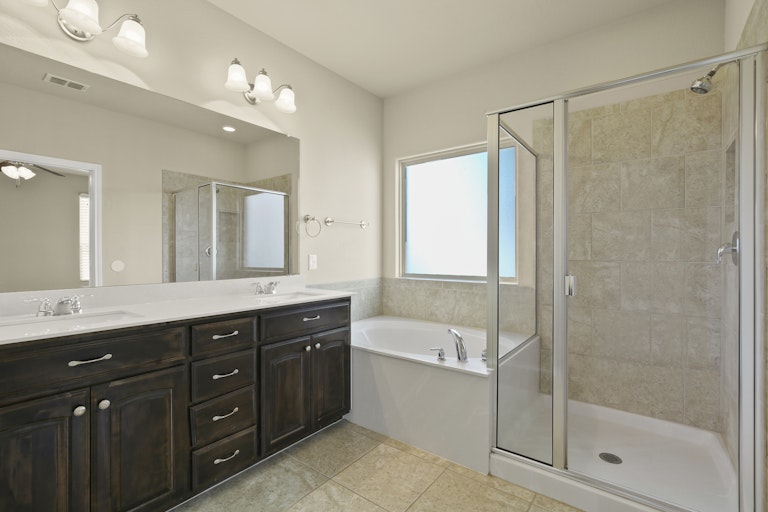 Photo 16 of 25 - 1108 Doe Meadow Dr, Burleson, TX 76028