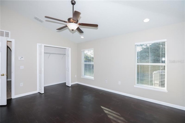 Photo 12 of 25 - 815 Brenton Leaf Dr, Ruskin, FL 33570