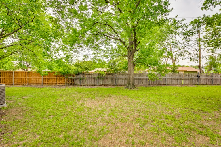 Photo 22 of 23 - 2218 Darrell Ct, Irving, TX 75060