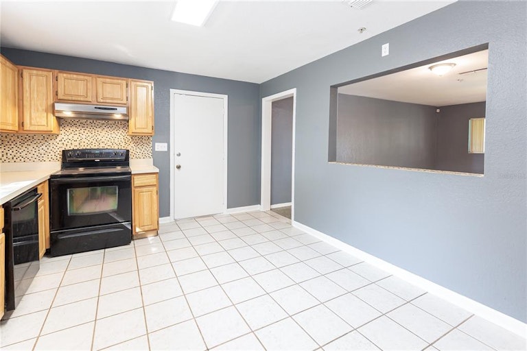 Photo 6 of 34 - 3112 Oak Bluff Dr, Orlando, FL 32827