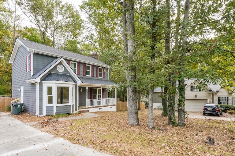 Photo 6 of 25 - 821 Pinewood Dr, Apex, NC 27502