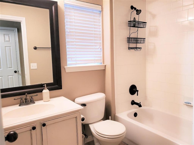 Photo 13 of 15 - 7305 Danbridge Ln, Frisco, TX 75035