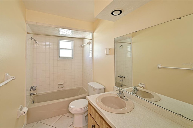 Photo 28 of 44 - 2810 42nd St E, Bradenton, FL 34208