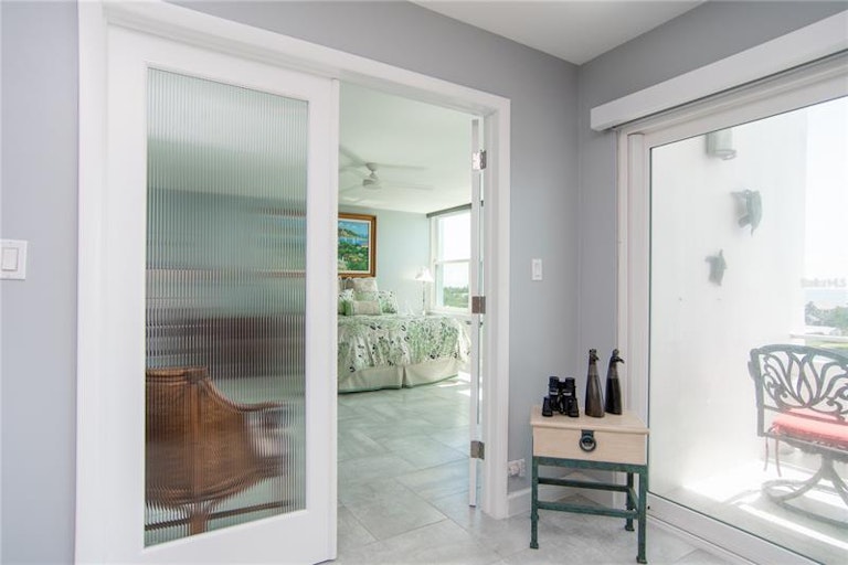Photo 11 of 38 - 1365 Snell Isle Blvd NE #6D, Saint Petersburg, FL 33704