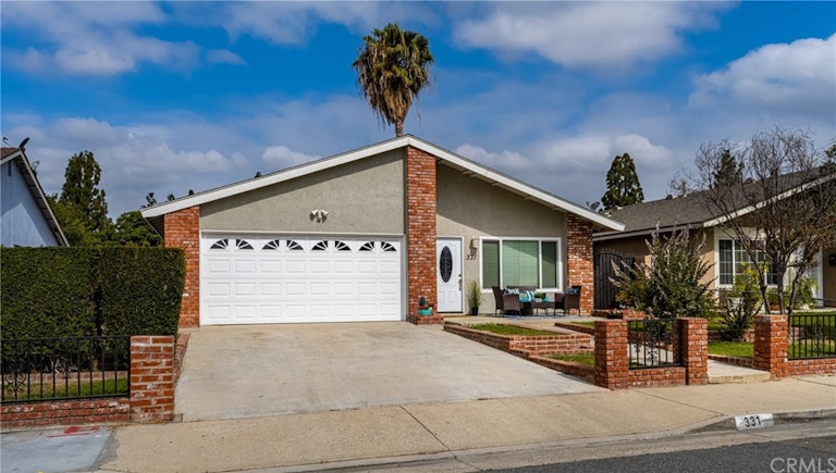 Photo 4 of 36 - 331 Monterey Cir, Placentia, CA 92870