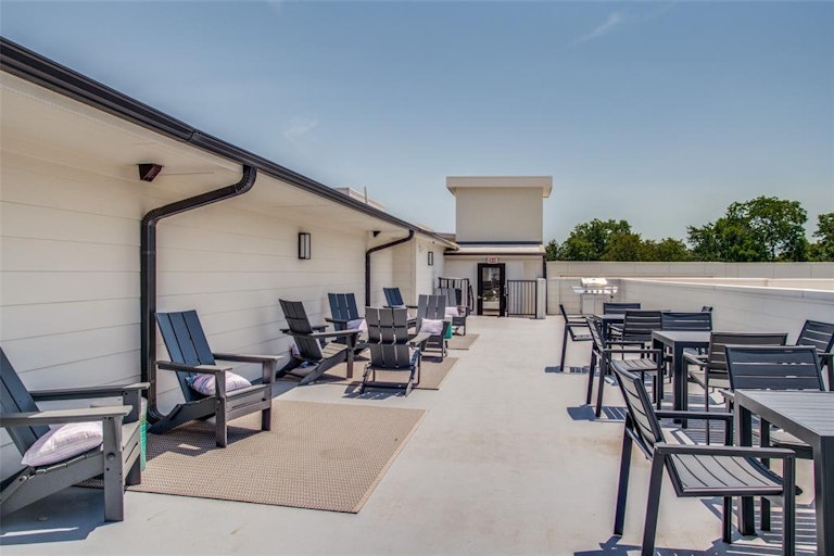 Photo 16 of 17 - 5714 McCommas Blvd #204, Dallas, TX 75206