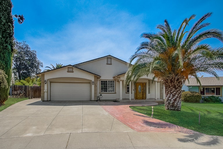 Photo 12 of 35 - 6928 Franela Way, Citrus Heights, CA 95621