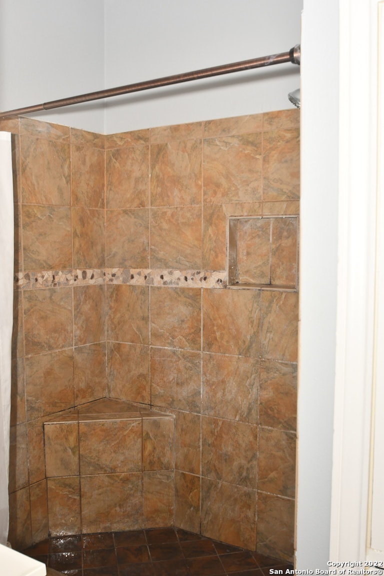 Photo 19 of 27 - 1214 W Theo Ave, San Antonio, TX 78225