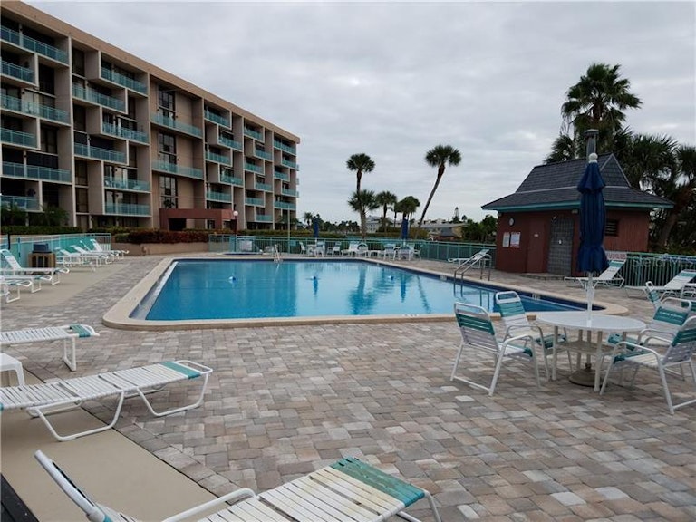 Photo 7 of 25 - 1 Key Capri #704W, Treasure Island, FL 33706