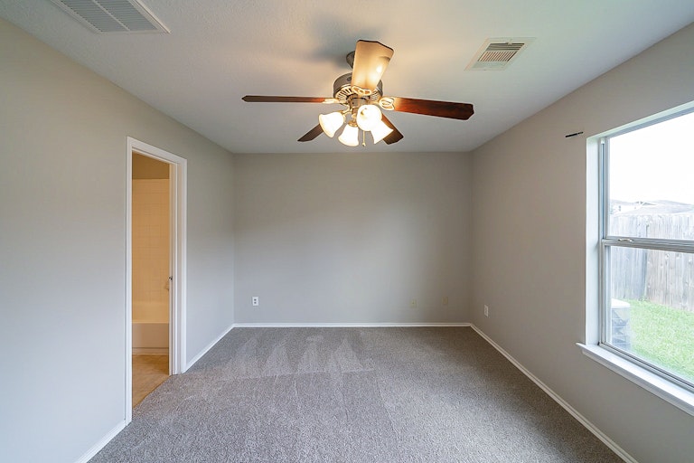 Photo 18 of 30 - 18934 Remington Bend Dr, Houston, TX 77073