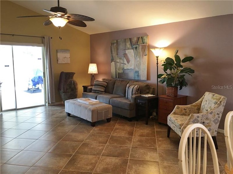 Photo 22 of 25 - 24535 Laurel Ridge Dr, Lutz, FL 33559