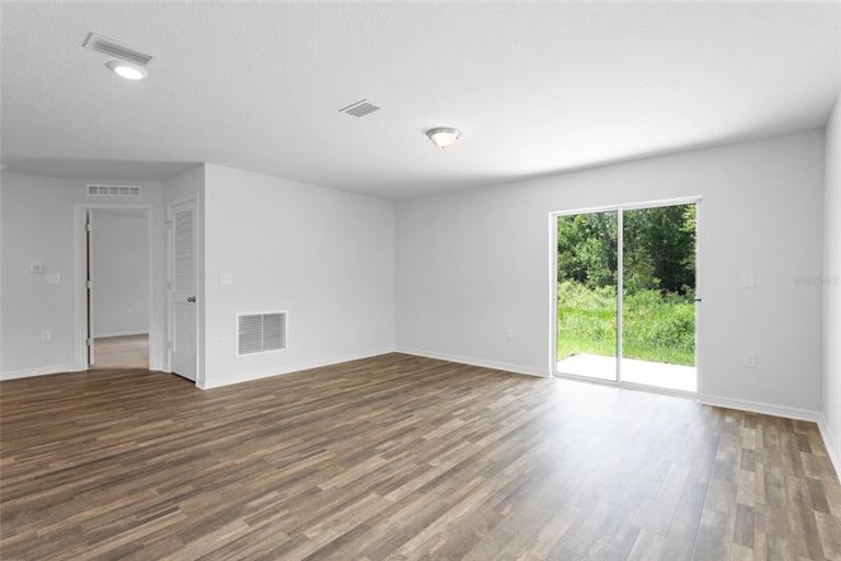 Photo 6 of 29 - 426 Mallard Ln, Kissimmee, FL 34759
