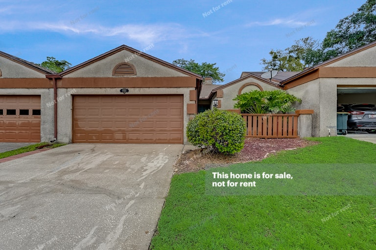 Photo 13 of 35 - 9943 Fawn Ridge Dr, Jacksonville, FL 32256