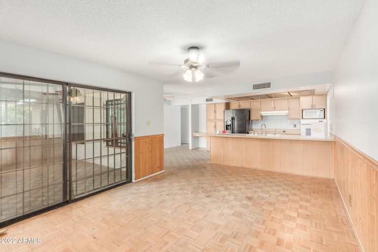 Photo 13 of 42 - 3542 W Eva St, Phoenix, AZ 85051