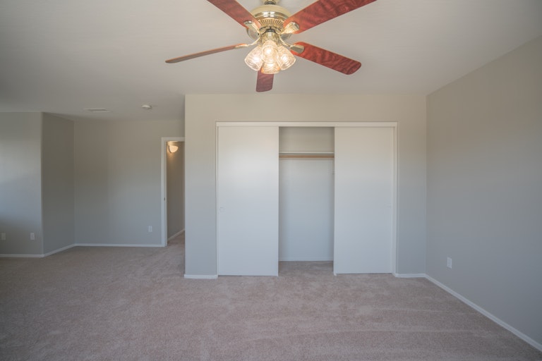 Photo 11 of 24 - 15012 W Calavar Rd, Surprise, AZ 85379