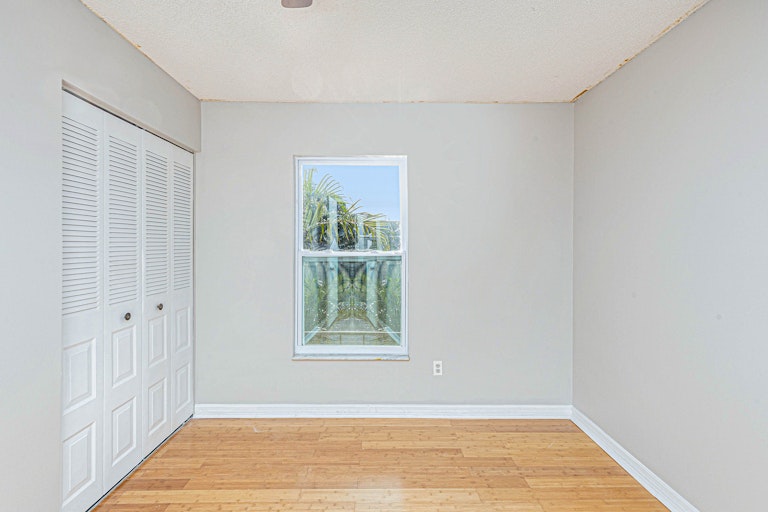 Photo 9 of 15 - 12171 77th St, Largo, FL 33773