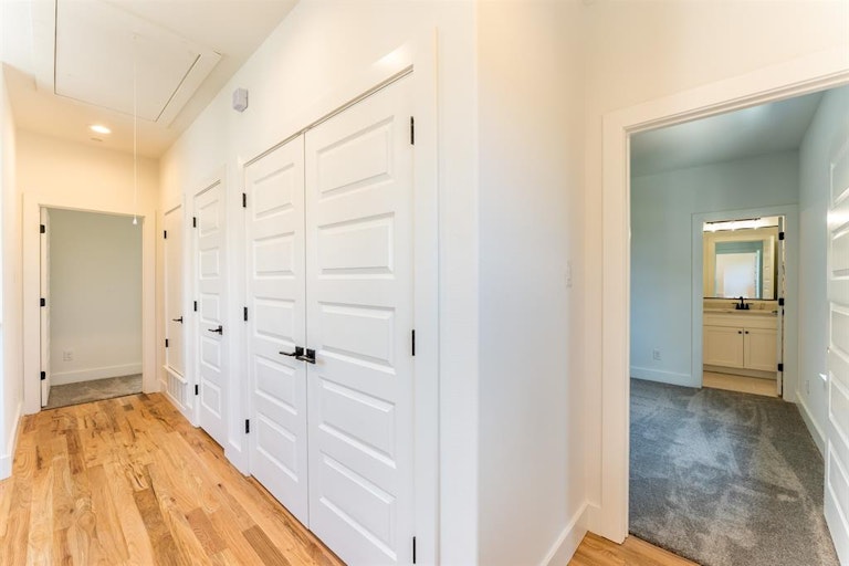Photo 29 of 40 - 352 Foch St, Fort Worth, TX 76107