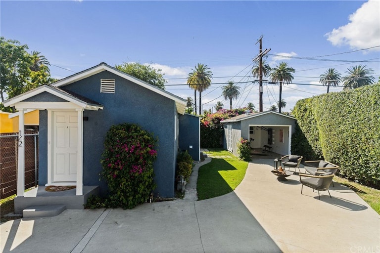 Photo 40 of 64 - 2841 S Palm Grove Ave, Los Angeles, CA 90016