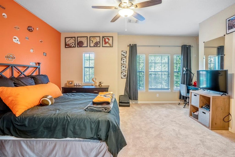 Photo 27 of 50 - 1455 Hatchmere Pl, Spring, TX 77379