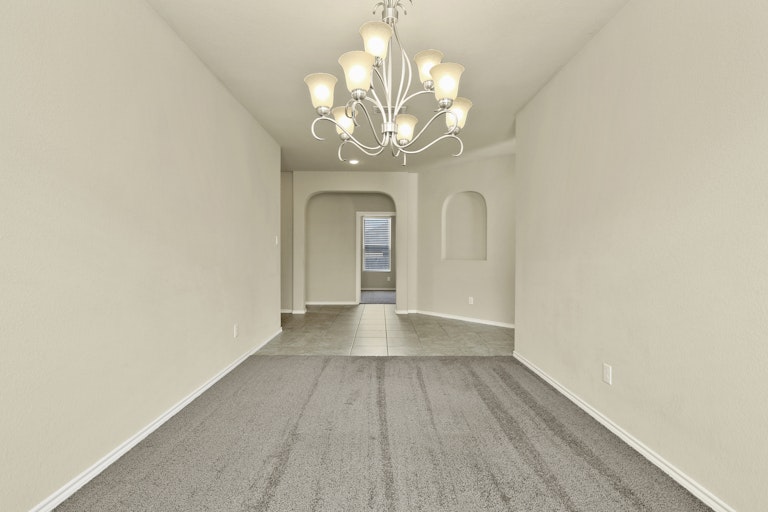 Photo 12 of 25 - 1108 Doe Meadow Dr, Burleson, TX 76028