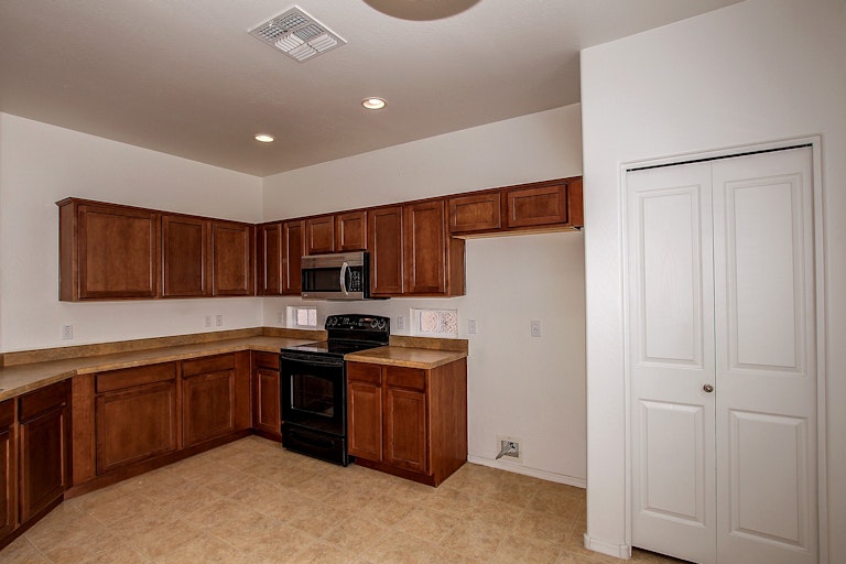 Photo 8 of 26 - 11992 W Fillmore St, Avondale, AZ 85323