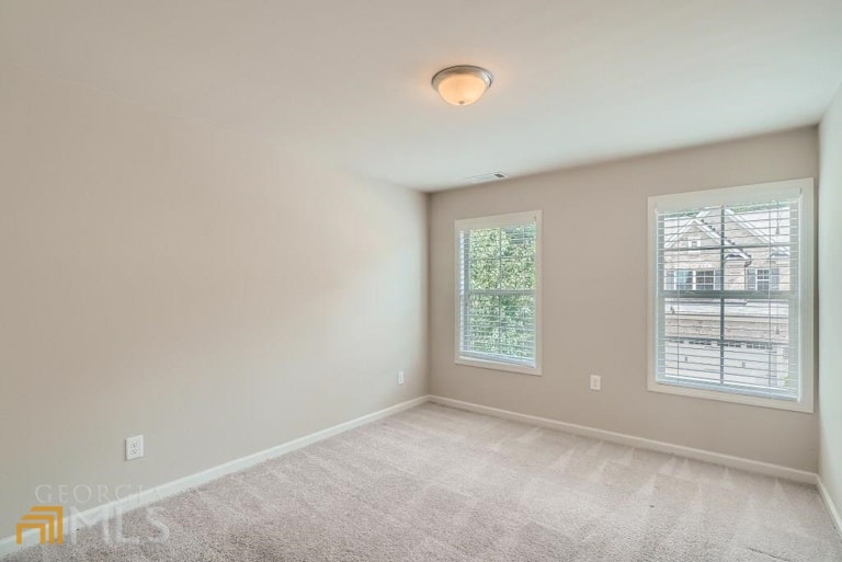 Photo 19 of 26 - 410 Holdings Dr, Lawrenceville, GA 30044
