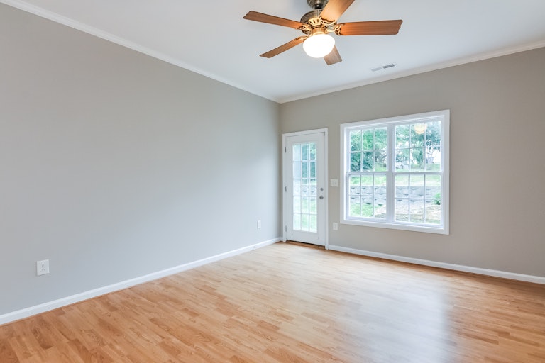 Photo 9 of 25 - 3003 White Cloud Cir, Apex, NC 27502