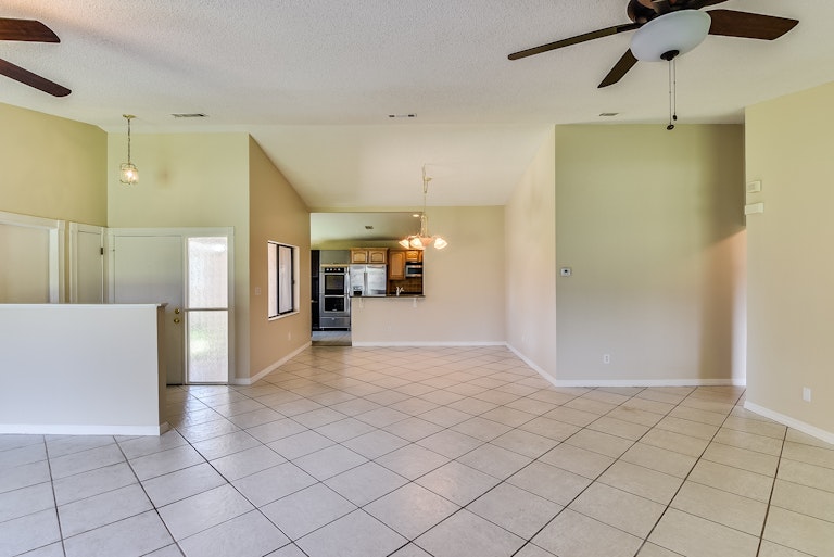 Photo 7 of 25 - 652 Orinda Ct, Casselberry, FL 32707
