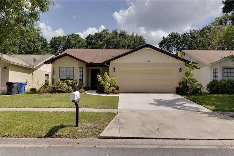Photo 1 of 39 - 11007 Kenbrook Dr, Riverview, FL 33578