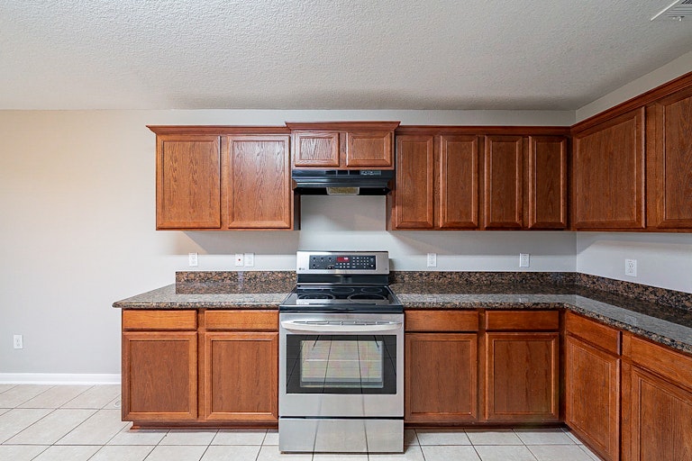 Photo 9 of 31 - 28877 San Bernard River Loop, Spring, TX 77386