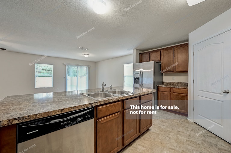 Photo 20 of 29 - 2597 King Louis Dr, Jacksonville, FL 32254